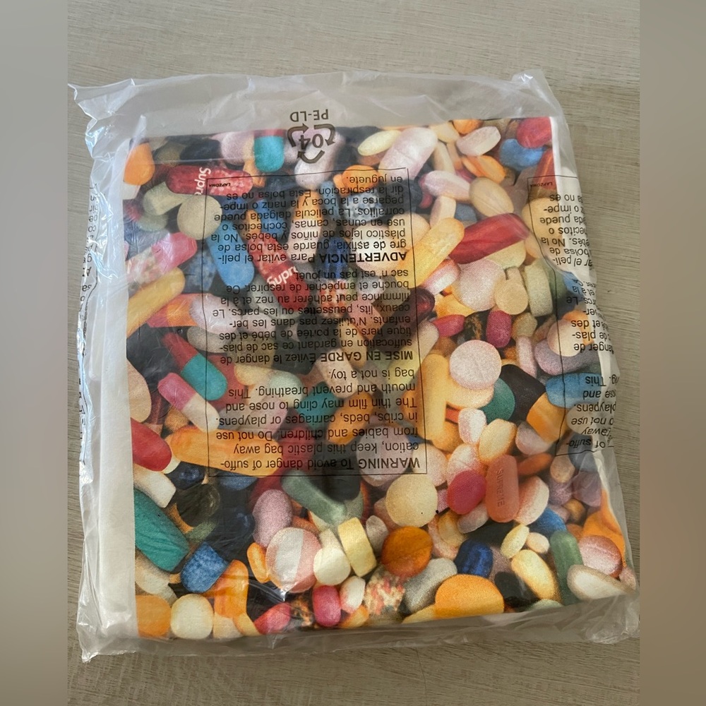 Authentic, dead stock  Supreme Pill Tshirt Large. Brand new and unopened bag - Picture 3 of 4